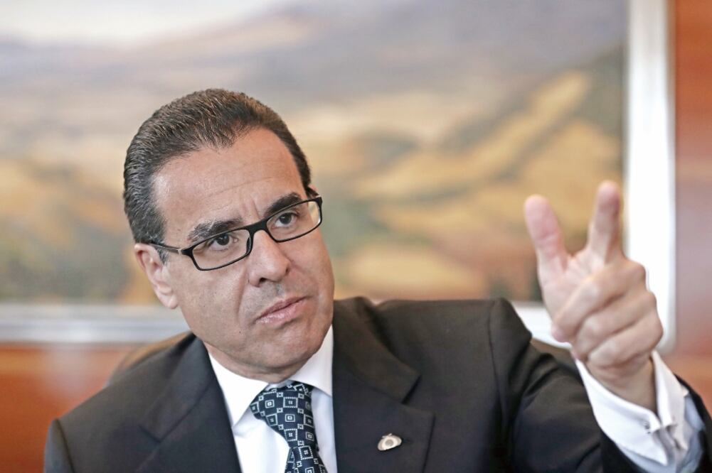 Alejandro Valenzuela adelantó que Banco Azteca diseña una oferta a sus clientes a través de servicios de banca digital (ARCHIVO EL UNIVERSAL)