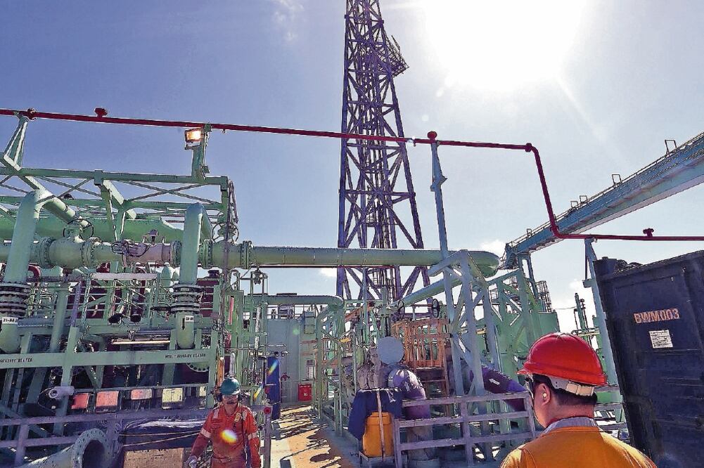 De acuerdo con datos de Pemex, la exportación de crudo le permitió al país recibir ingresos por 19 mil 662 millones de dólares (ARCHIVO EL UNIVERSAL)