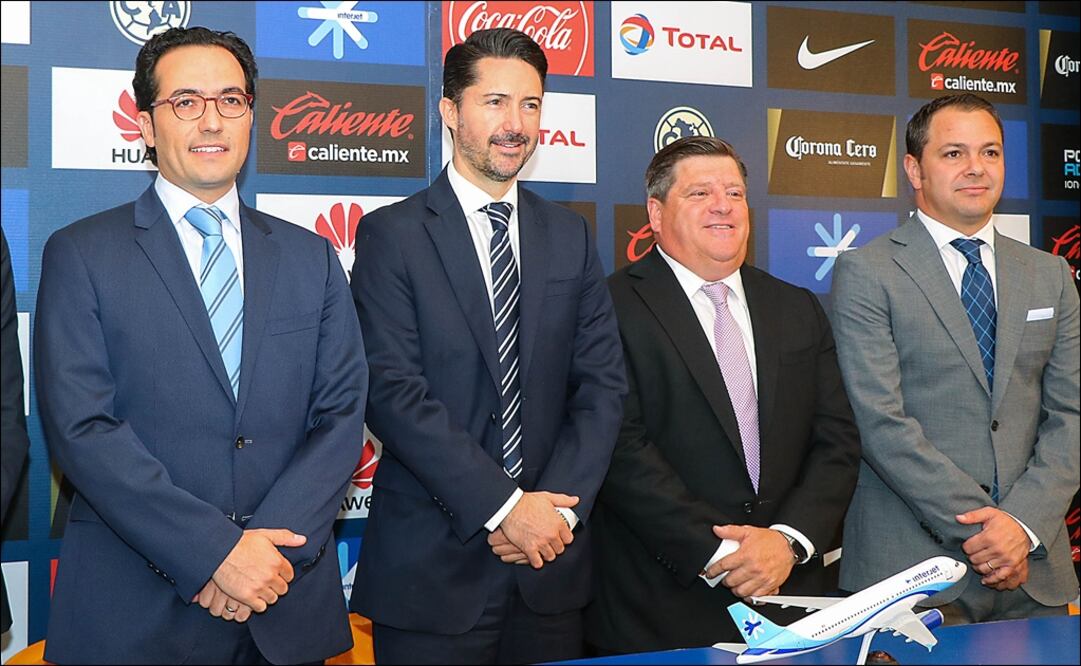 Alfredo Tena, Mauricio Culebro, Yon de Luisa, Miguel Herrera y Santiago Baño, en 2017. Foto: Imago 7