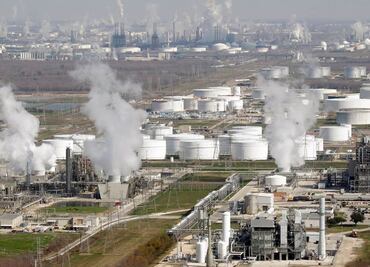 EU ya autorizó compra de refinería Deer Park: AMLO