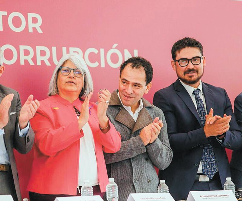 Ayer se llevó a cabo la firma del Pacto para la Inversión en el Sector Vivienda y Abatimiento de la Corrupción. Foto: ESPECIAL