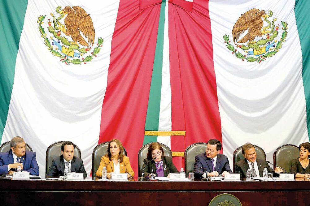 El encargado de la política interior del país visitó la Cámara de Diputados para comparecer ante los legisladores. En la sesión que duró más de cinco horas, el funcionario federal fue cuestionado sobre diversos temas (JUAN CARLOS REYES. EL UNIVERSAL)