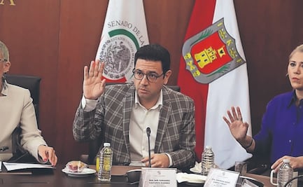 Exigen retirar retrato de Congreso