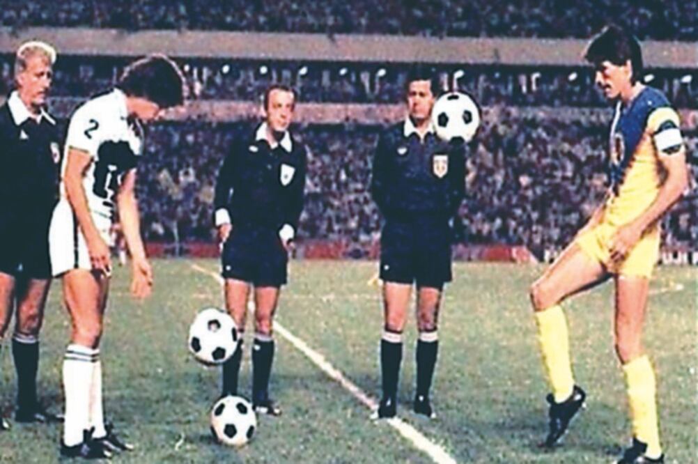 El polémico juego en La Corregidora de Querétaro, en 1985 (ARCHIVO. EL UNIVERSAL)