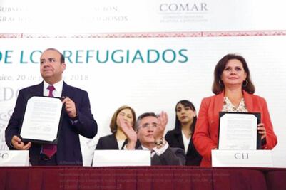Gobernación entrega CURP a refugiados 