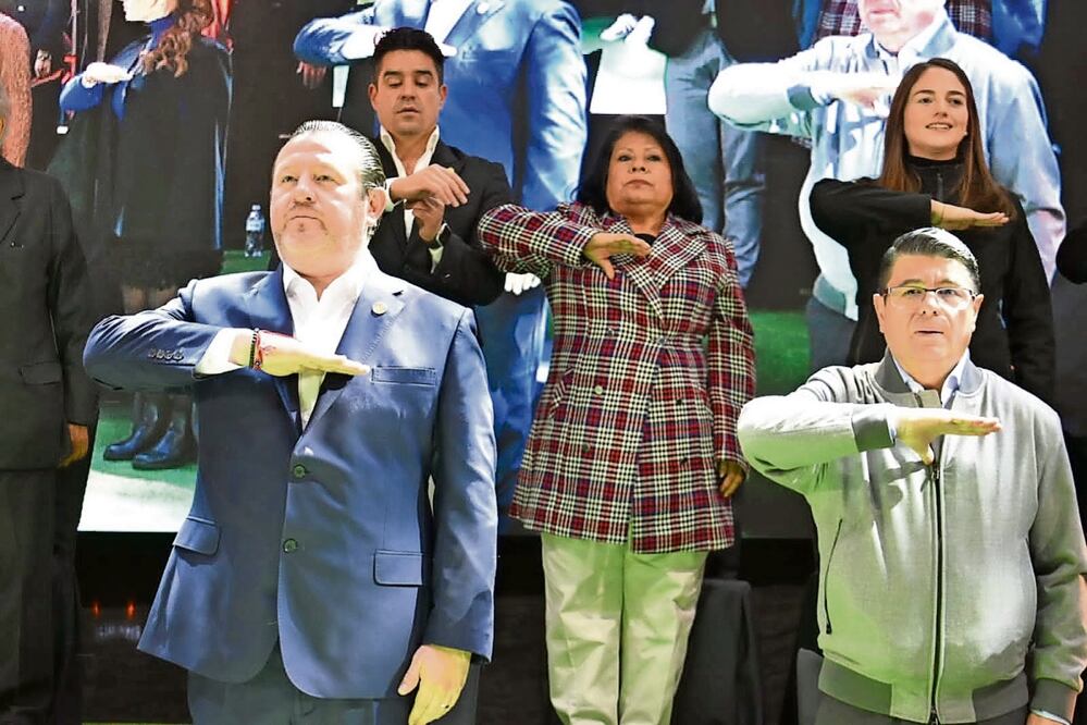 Luis Gerardo Quijano, durante su segundo informe de actividades Foto: Especial