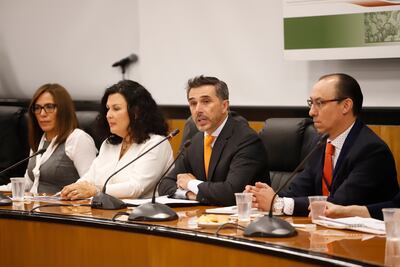 Mayer se pronuncia en contra de censurar narcoseries; “el público es el que manda”, dice