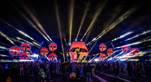 Deorro impacta con mezclas en EDC