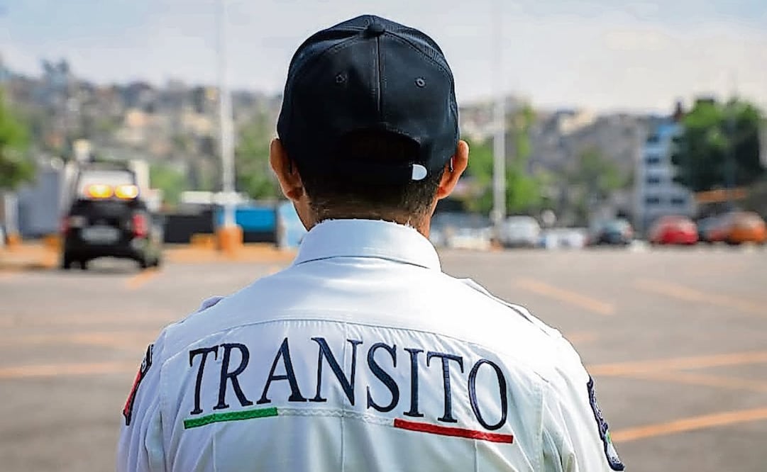 Los agentes de Tránsito de Naucalpan portarán cámaras para supervisar su desempeño y evitar actos de corrupción. Foto: Especial