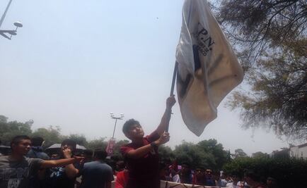 Alumnos de vocas llegan a Zacatenco; piden que SEP participe en diálogo