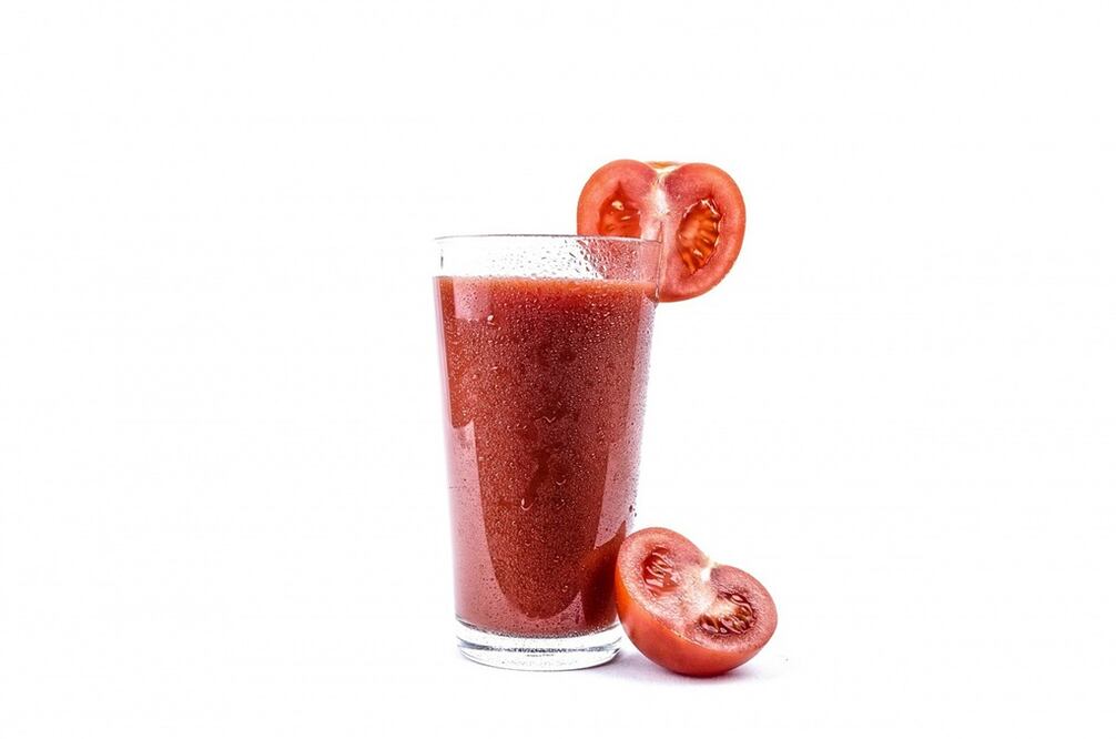 El consumo de jugo de tomate por las mañanas es benéfico para el organismo. (Fotos: Pixabay)