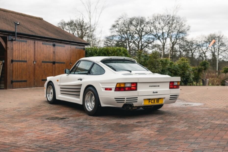 El extraño y muy exclusivo Porsche que quería parecer un Ferrari Testarossa