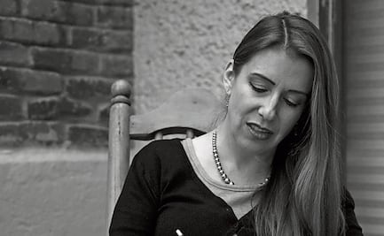 Desde el dolor nace la poesía de Julia Santibáñez