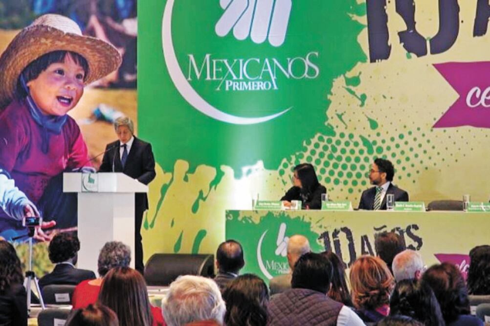 Señalamiento. Disidentes señalan que Mexicanos Primero, encabezado por Claudio X. González, está detrás del dictamen que plantea dejar al magisterio en un estado de inseguridad laboral. Foto: ARCHIVO EL UNIVERSAL