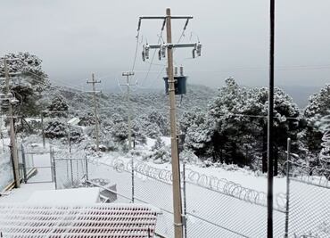 VIDEO: ¡Nevada regala hermosas postales! Nieve cubre el cerro de Jocotitlán en Edomex