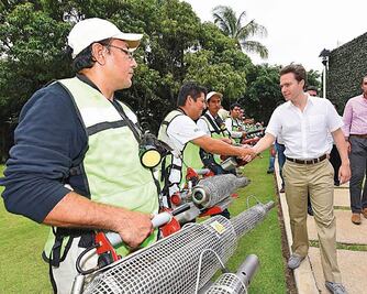 Refuerzan combate contra dengue