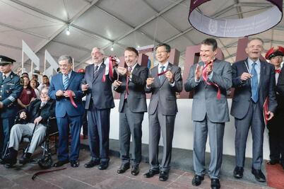 FIL del IPN reconoce a León Portilla