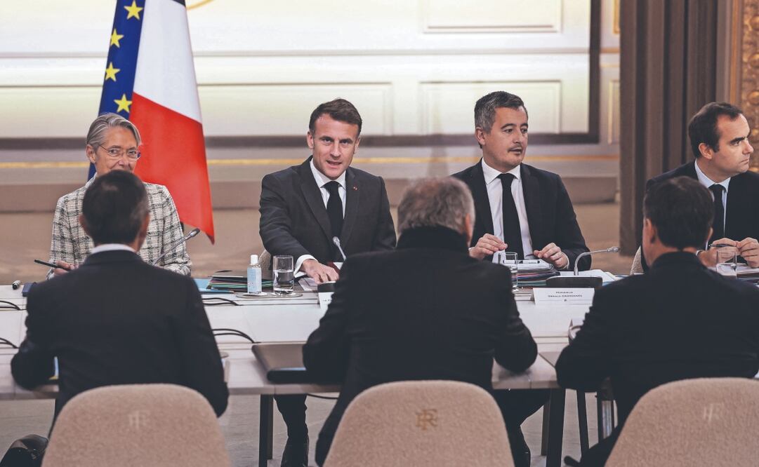 El presidente francés, Emmanuel Macron, al inicio de una reunión de gabinete en el Palacio presidencial del Elíseo, en París. Foto: de CHRISTOPHE PETIT TESSON. AFP