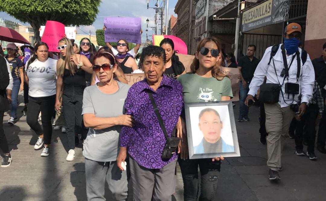 Las protestas fueron encabezadas por la madre de Milagros Monserrat, su hermana y varias mujeres activistas de Guanajuato. Foto: Xóchitl Álvarez. EL UNIVERSAL
