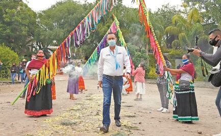 Promete Kuri impulsar desarrollo de indígenas