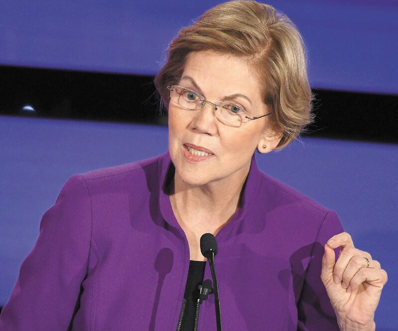 La senadora Elizabeth Warren, ayer durante el debate demócrata en Des Moines, Iowa. Foto: ROBYN BECK. AFP