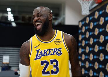 LeBron James arranca su campamento de entrenamiento número 23 en NBA, sin pensar en el retiro