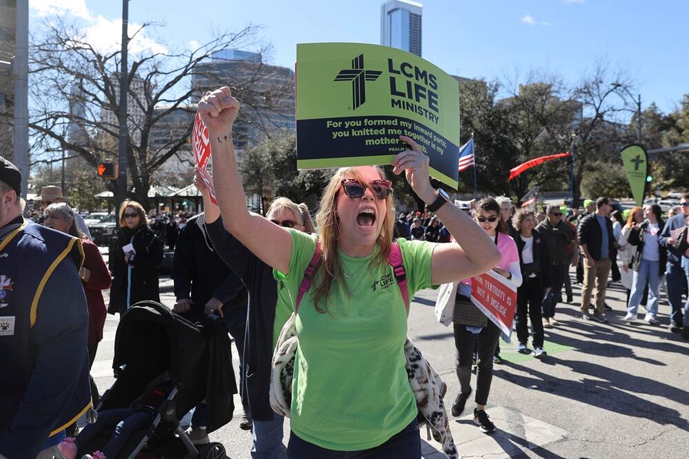 Asistentes al Rally de Texas por la vida en el Capitolio del Estado de Texas en Austin. Foto: EFE