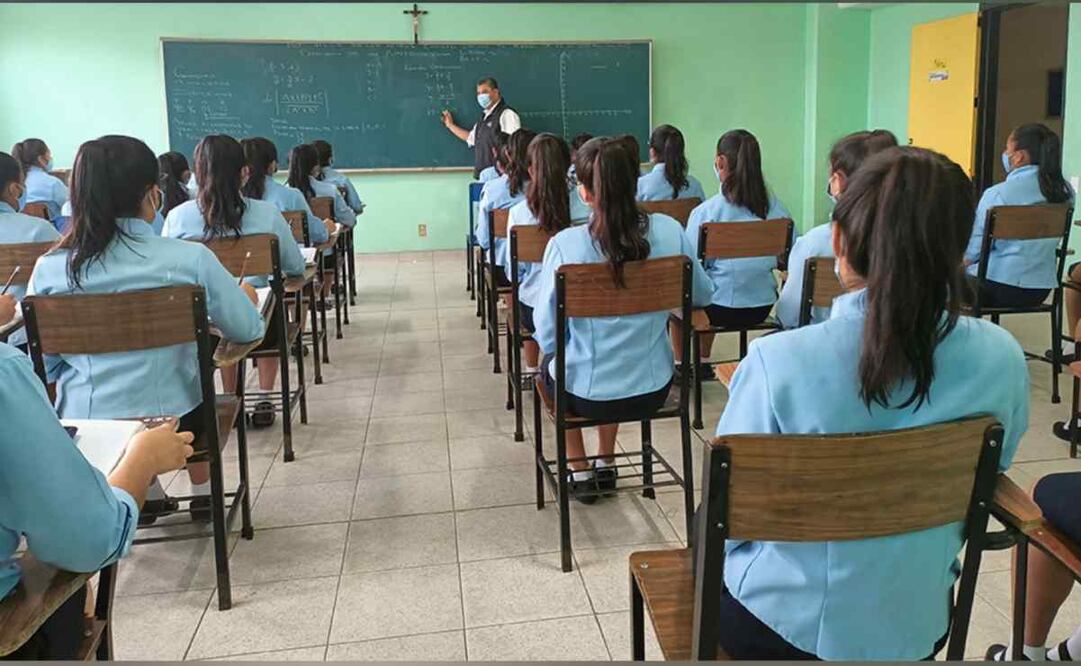 El autobús transportaba a niñas indígenas que volvían a su internado en Edomex. Foto: Especial