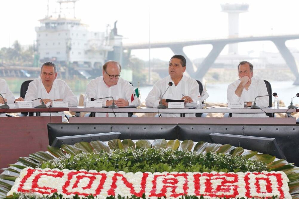El mandatario Silvano Aureoles puso a consideración de los integrantes de la Conago y autoridades cinco temas que regirán trabajo de zonas especiales (ARCHIVO. EL UNIVERSAL)