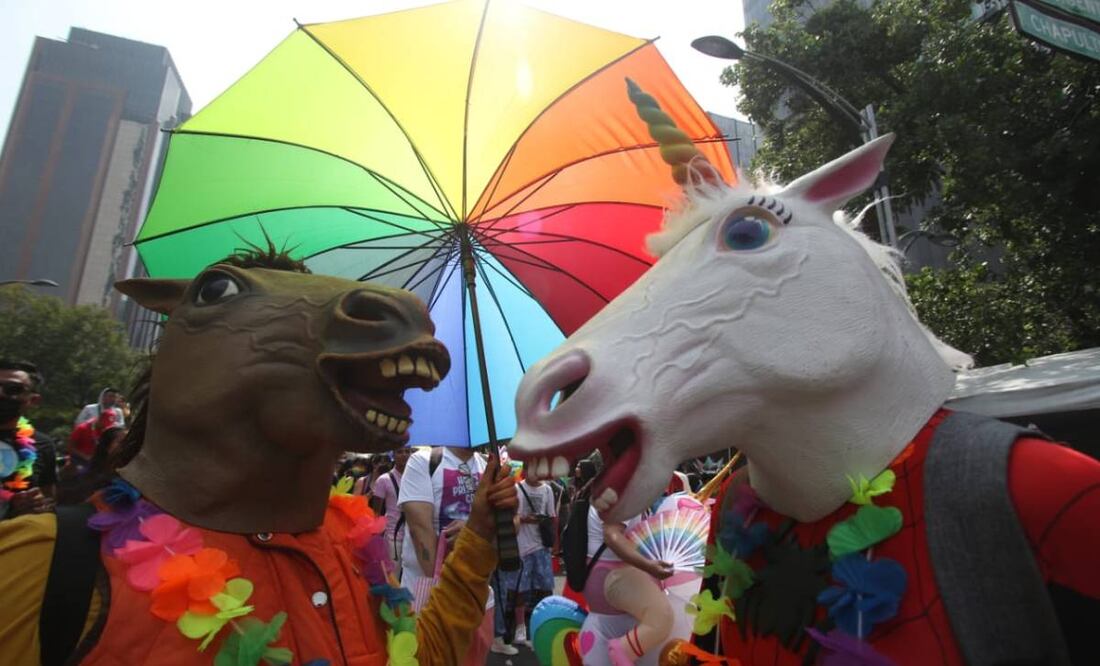 Foto:Carlos Mejía/El Universal/ Miles de personas pintan de arcoíris la CDMX