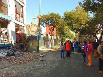 Hay tensión y gresca entre vecinos por demolición del edificio de Saratoga 714