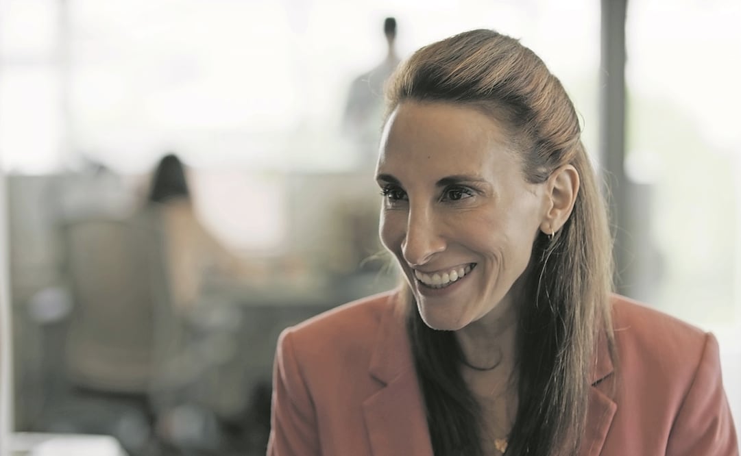 La actriz considera que su personaje, Nuria, tiene la cualidad de aceptar a su pareja, aunque éste la contagie de su irreverencia.