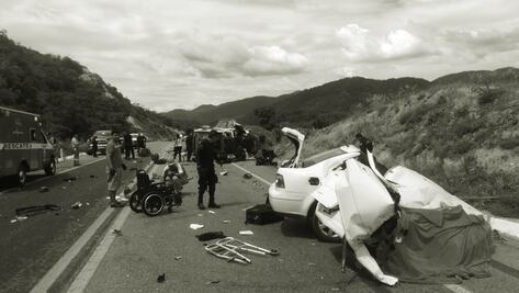 Sube a 5 cifra de muertos por accidente en Autopista Siglo 21 en Michoacán