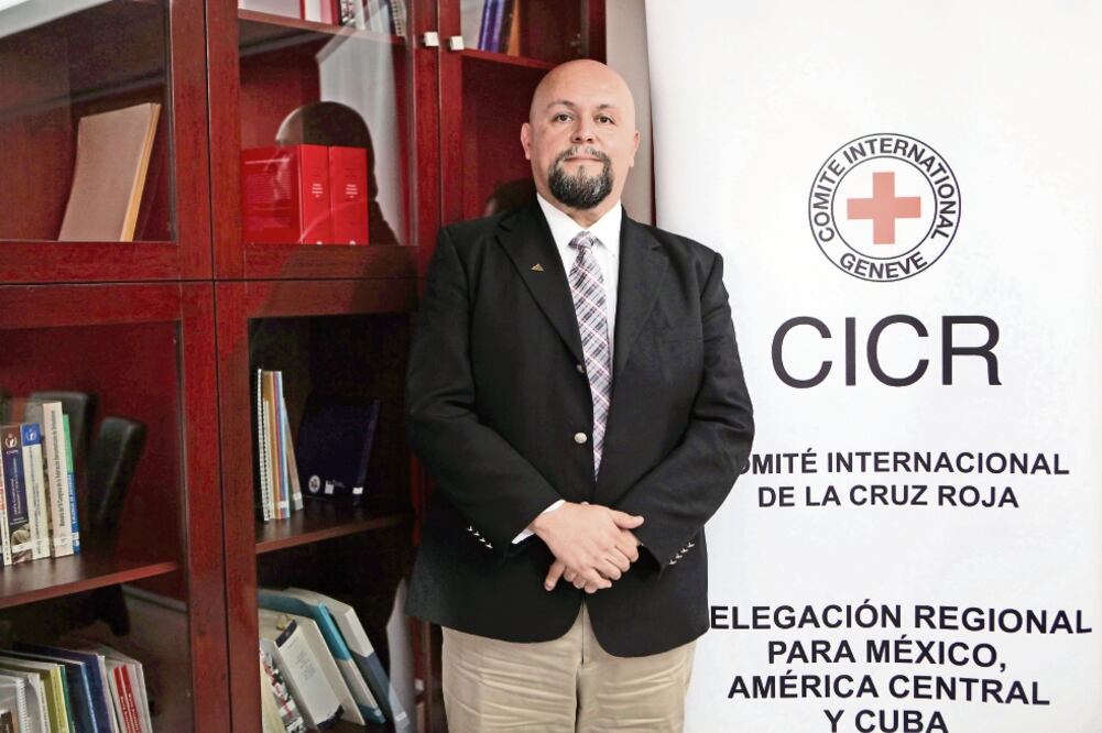 El cirujano Manuel Sáenz, quien es formador de médicos residentes en Chihuahua, estuvo en Juba, capital de Sudán del Sur, un país en el que sólo 20% de las calles de su capital están pavimentadas y se carece de servicios básicos (VALENTE ROSAS)