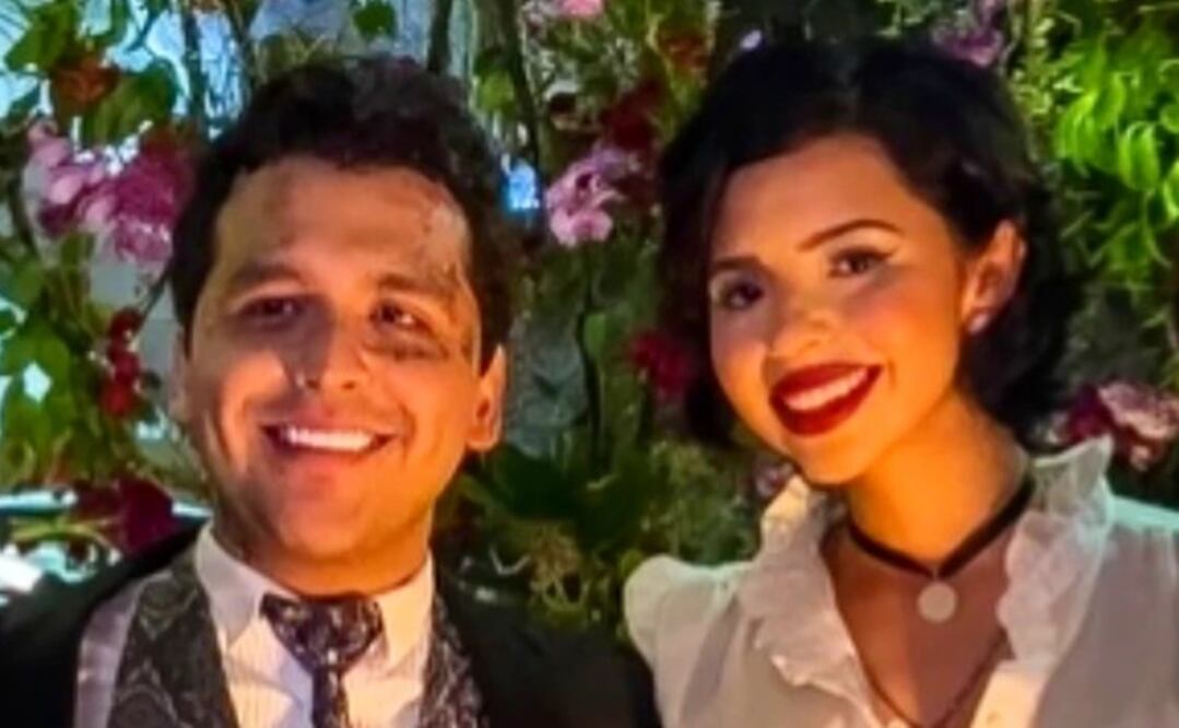Christian Nodal y Ángela Aguilar en la fiesta de la madre del cantante Cristy Nodal.