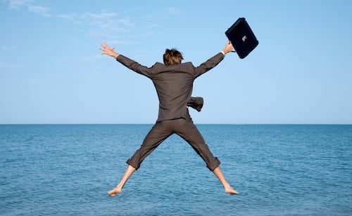"El descanso es una inversión": psicóloga revela las claves para unas buenas vacaciones; ¿cada cuánto se deben pedir?