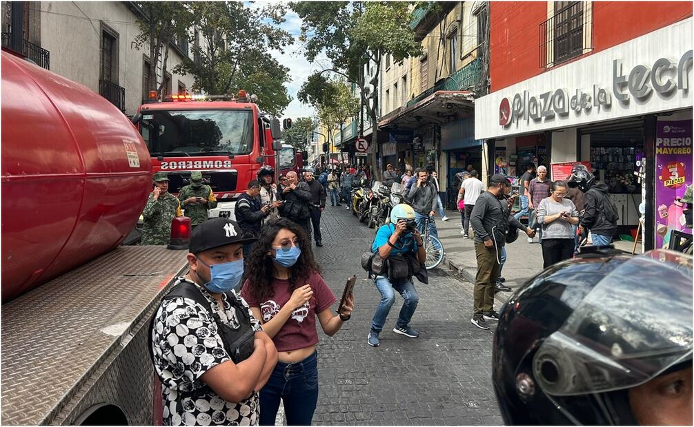 Incendio en Plaza de la Tecnología en la CDMX. Foto: EL UNIVERSAL