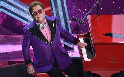 Elton John pospone su gira hasta 2023, revela que tras caída tiene que operarse 