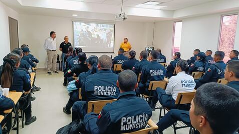 Policías de Mazatlán reciben capacitación en primeros auxilios; buscan convertirse en los primeros respondientes en situación de alerta