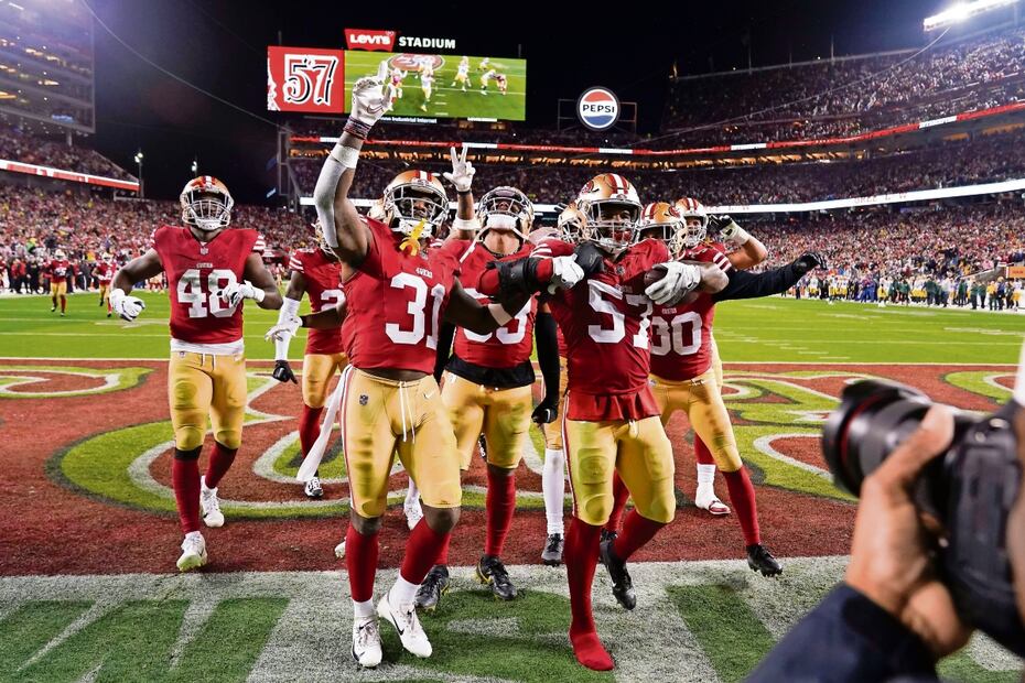 Los 49ers salen con el triunfo en competido duelo contra Packers