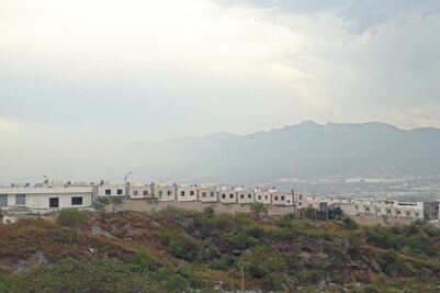 Monterrey espera con memes nube de polvo 