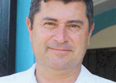 Oficial arrestada tunde a edil por insensible