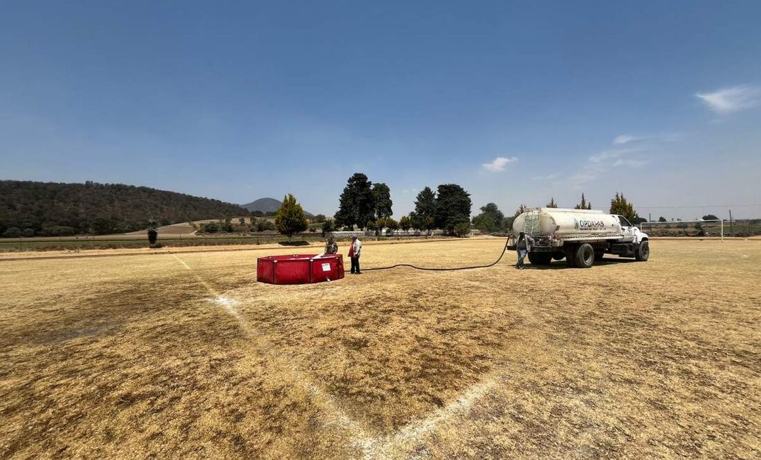 El Capitán Salvador de Alba, Director de Operaciones informó que a las 09:30 horas inició un sobrevuelo de valoración de incendio forestal. Foto: Claudia González - EL UNIVERSAL