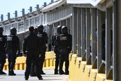 EU ordena desplegar más de 5 mil soldados en su frontera con México