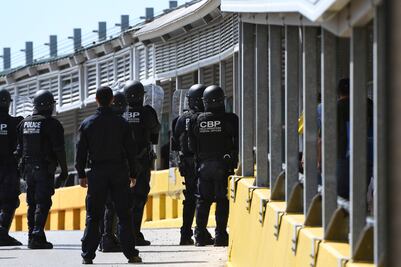 EU ordena desplegar más de 5 mil soldados en su frontera con México