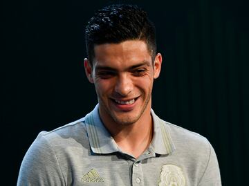 Raúl Jiménez le manda un "recadito" a Miguel Layún previo a su enfrentamiento