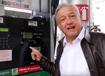 Acusa AMLO "robadera" con precios de gasolinas