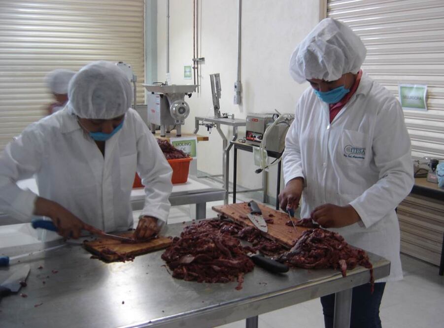 La industria alimentaria registró un avance mensual de apenas 0.4% contra 1.7% del mes previo (ARCHIVO EL UNIVERSAL)