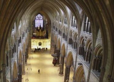 Video. Graban “fantasma” en catedral inglesa