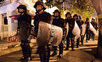 El libro que documenta la historia de la policía en la capital del país